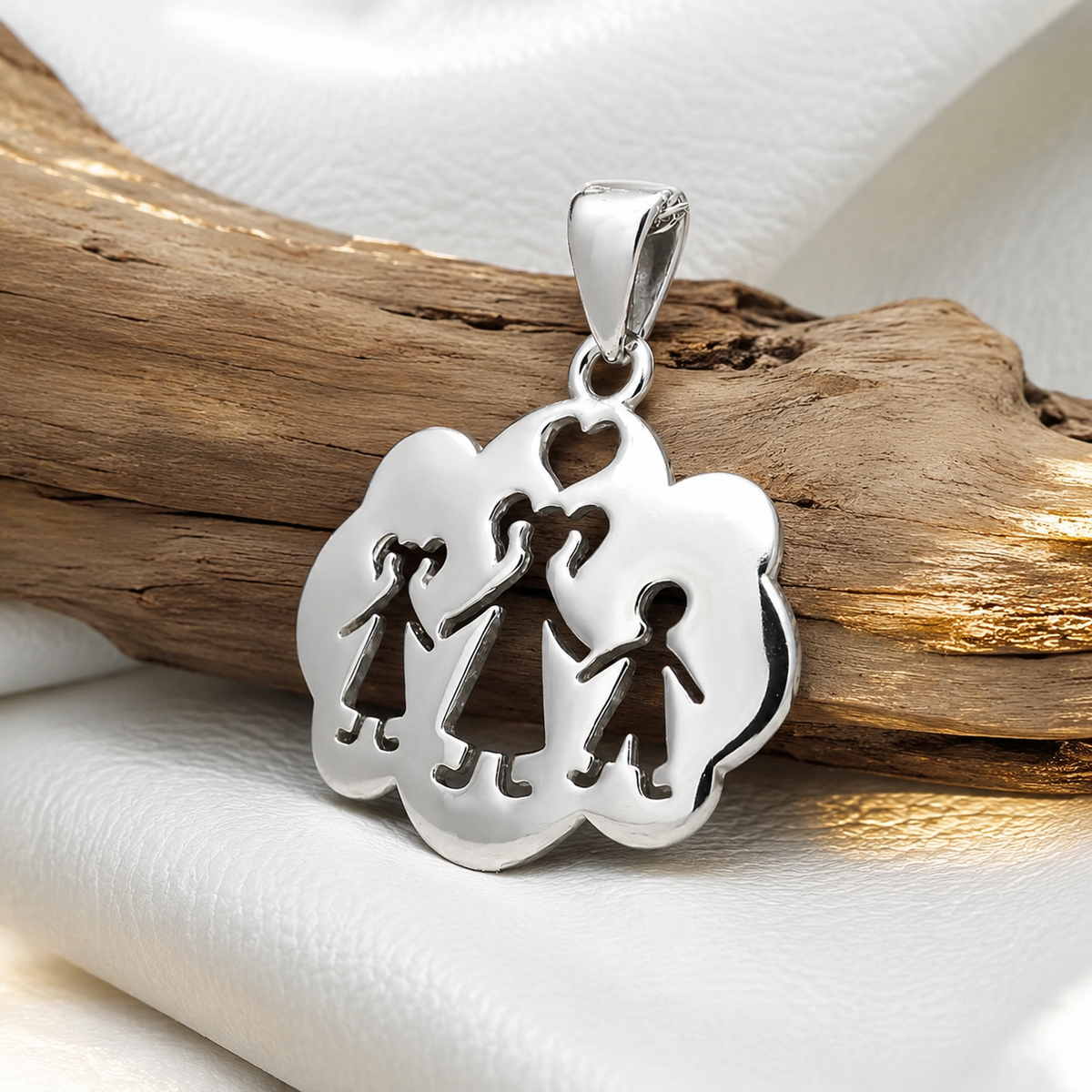 Colgante Mamá con Hijo e Hija (Parejita) en Plata 925