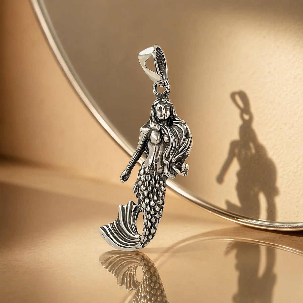 Colgante Sirena Mística del Mar en Plata 925