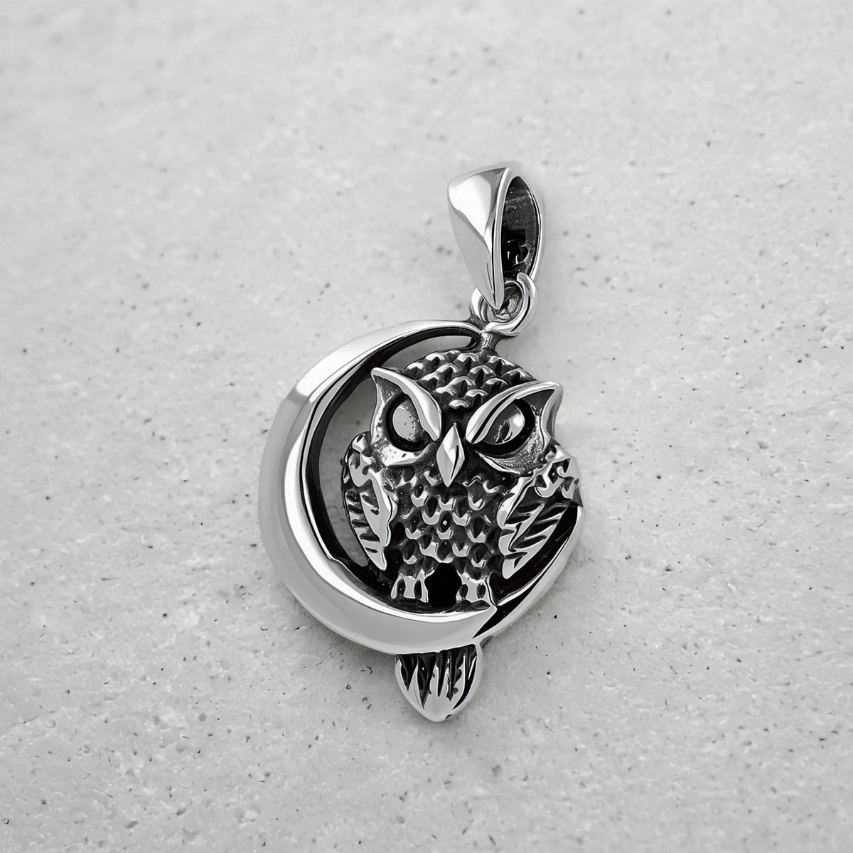 Colgante Búho sobre la Luna en Plata 925