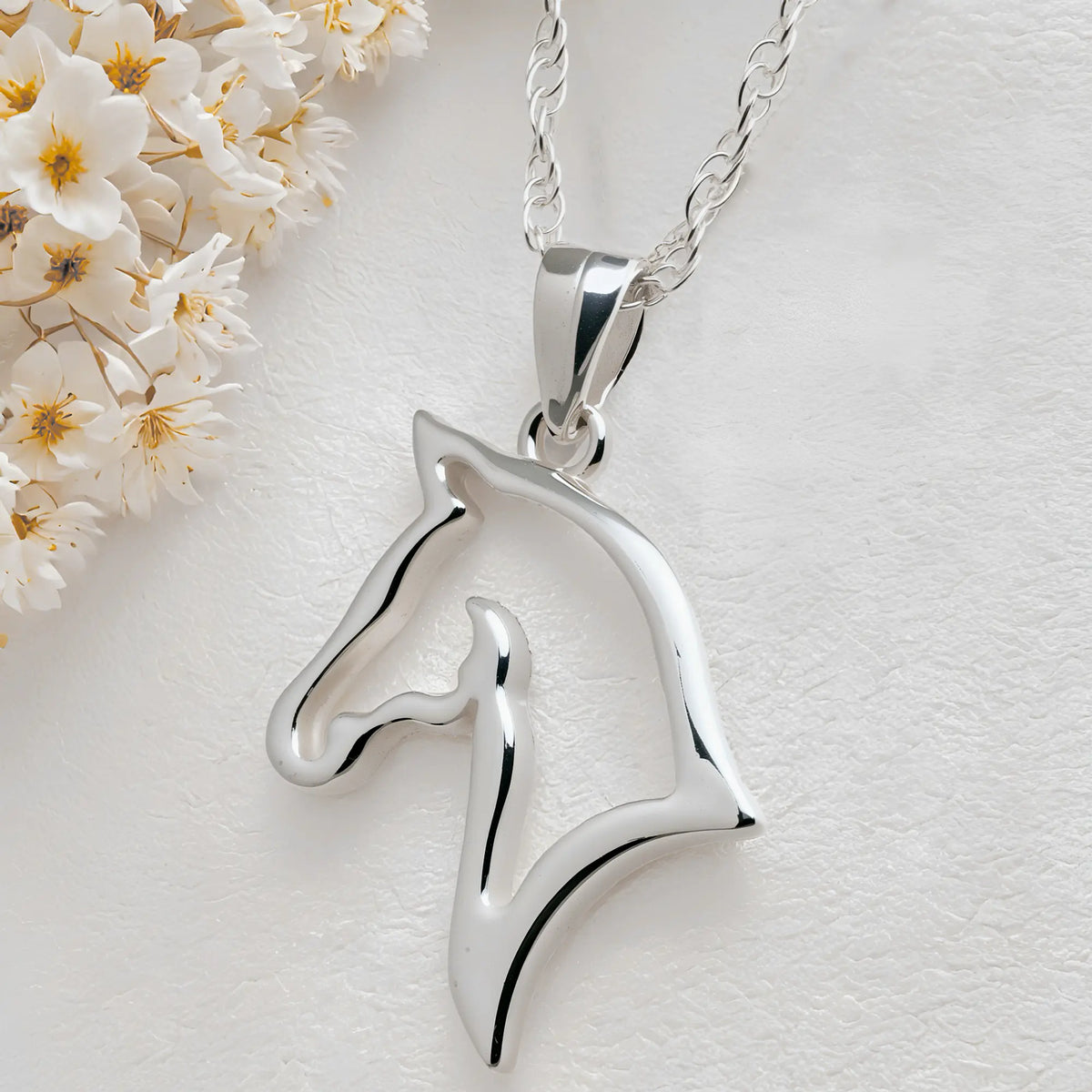 Colgante Silueta de Caballo Calado en Plata 925