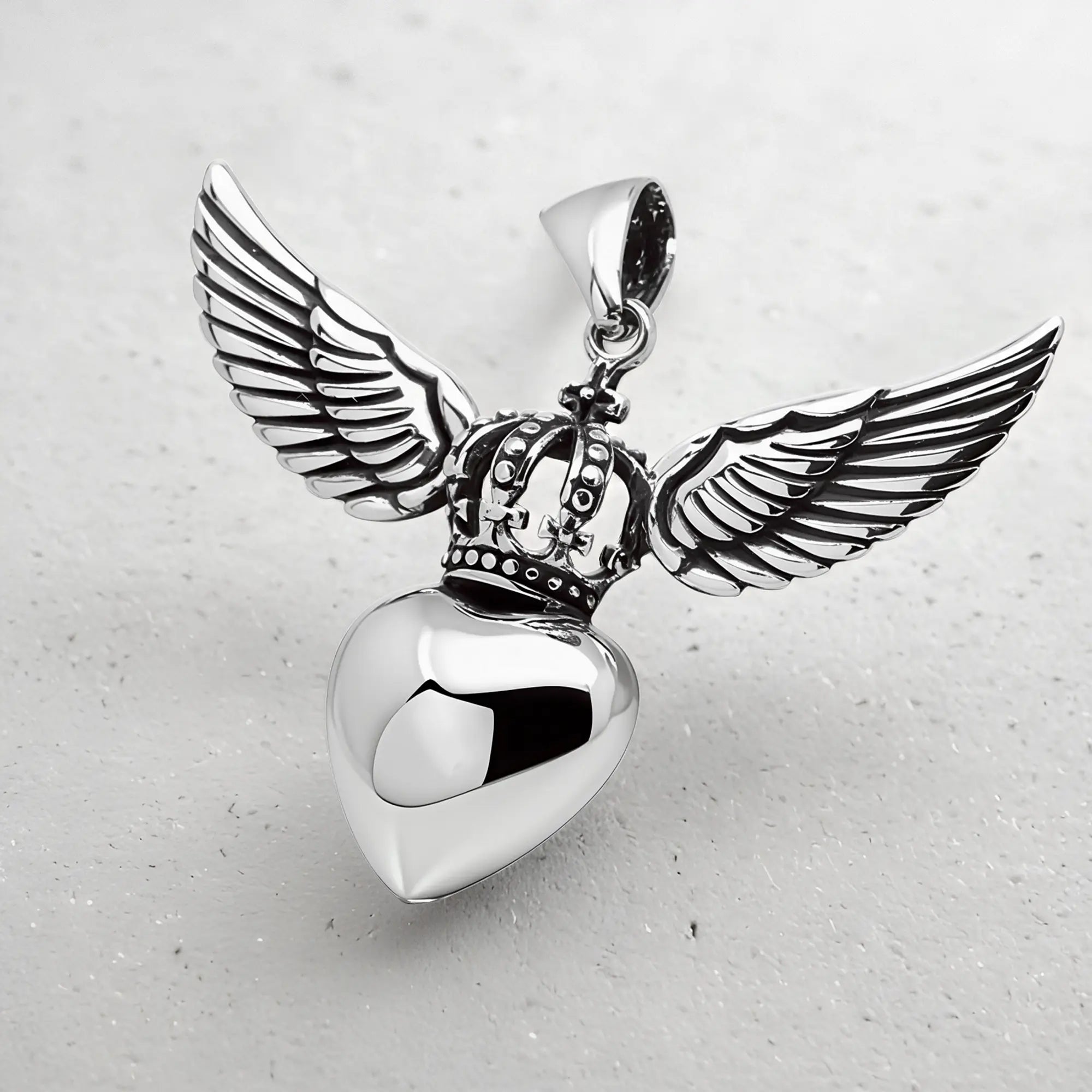 Colgante Corazón Rey Angelical en Plata 925