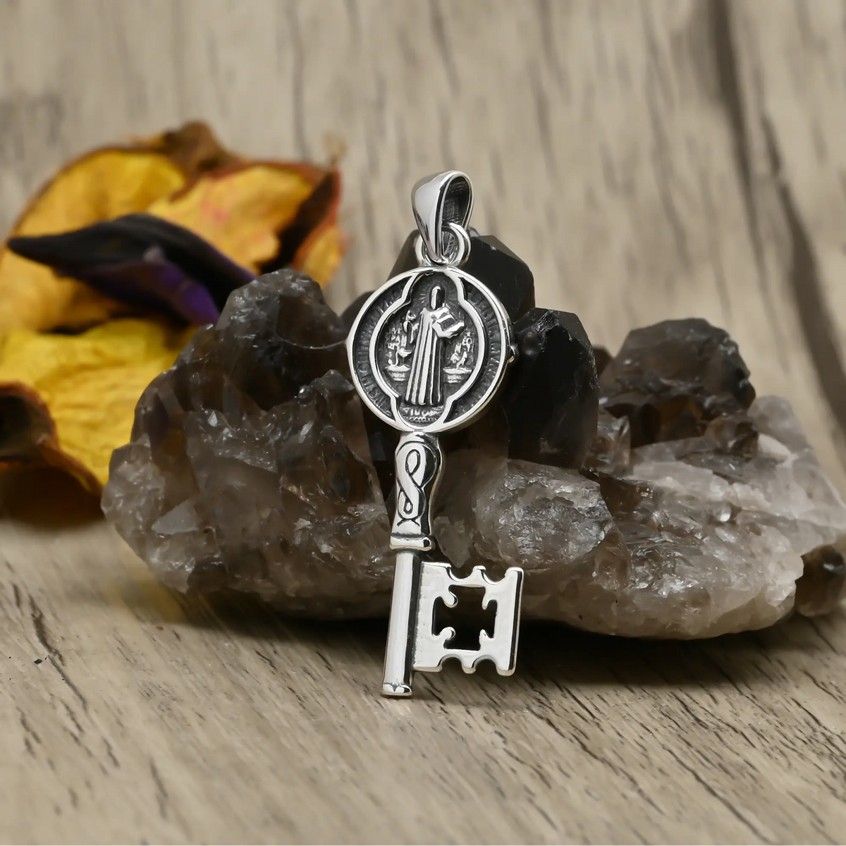 Colgante Llave Mística de San Benito con Cruz Calada en Plata 925