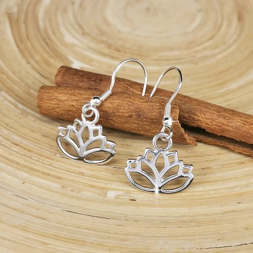 Aros Colgantes Flor de Loto en Plata 925