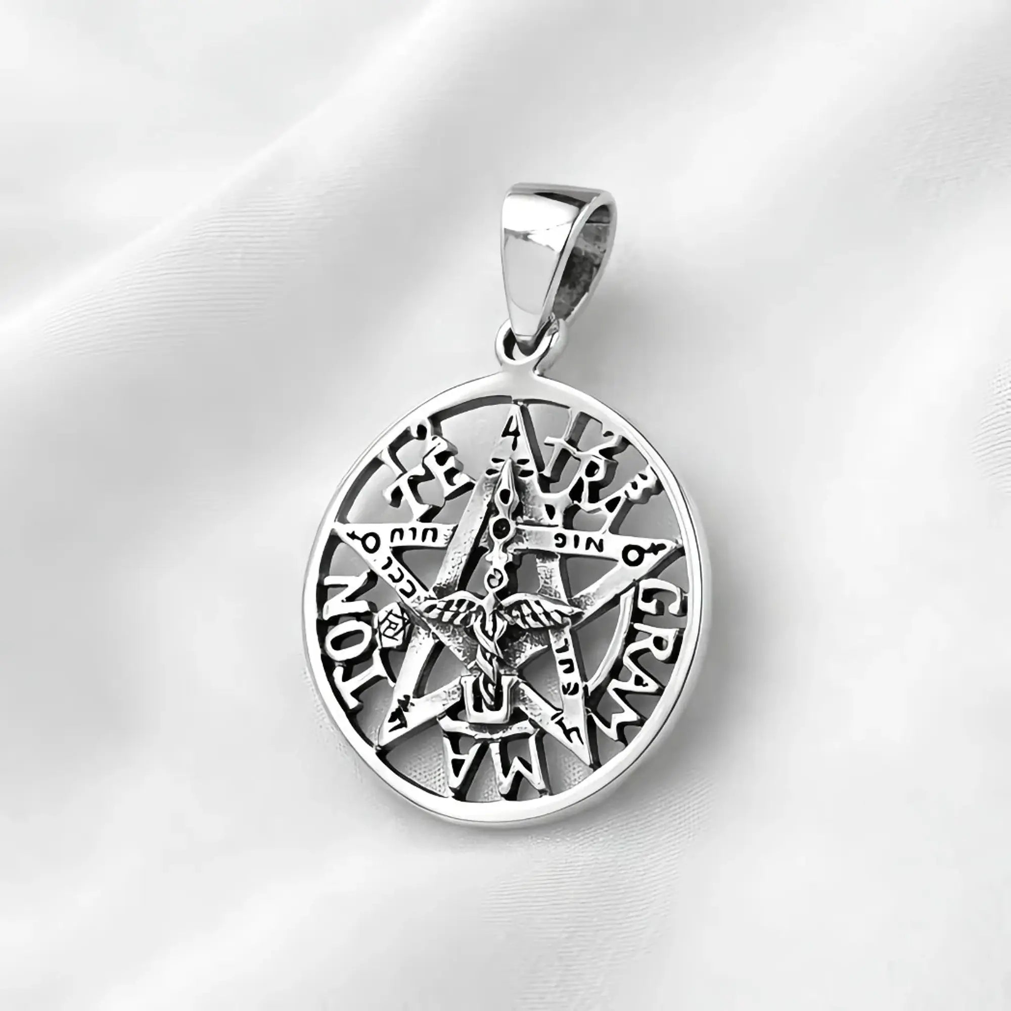 Colgante Tetragramatón Calado Limpio en Plata 925