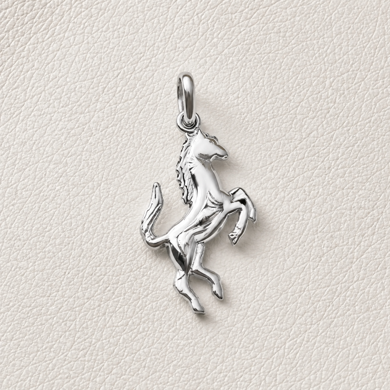Colgante Caballo de Pie en Plata 925