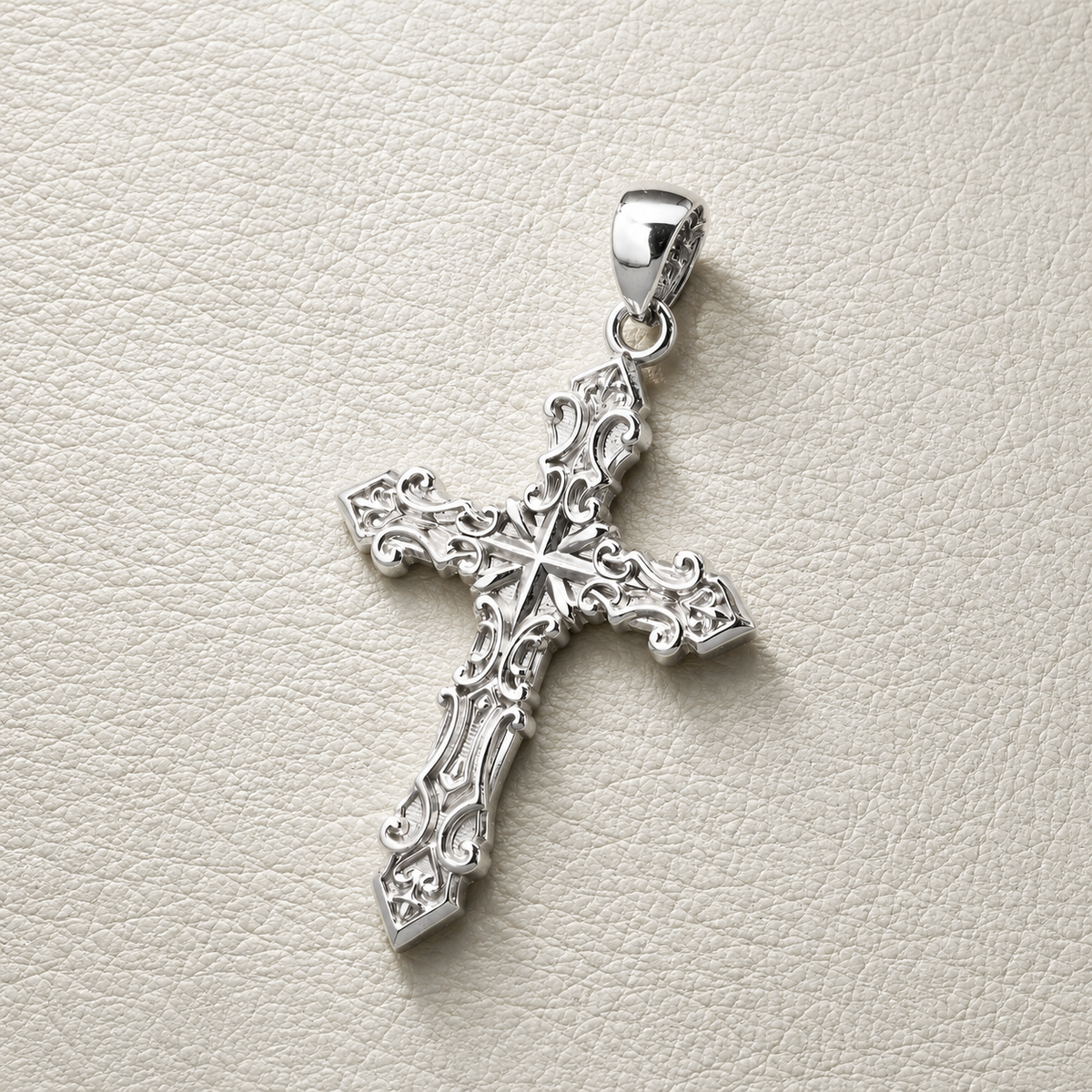 Colgante Cruz Gótica Medieval en Plata 925