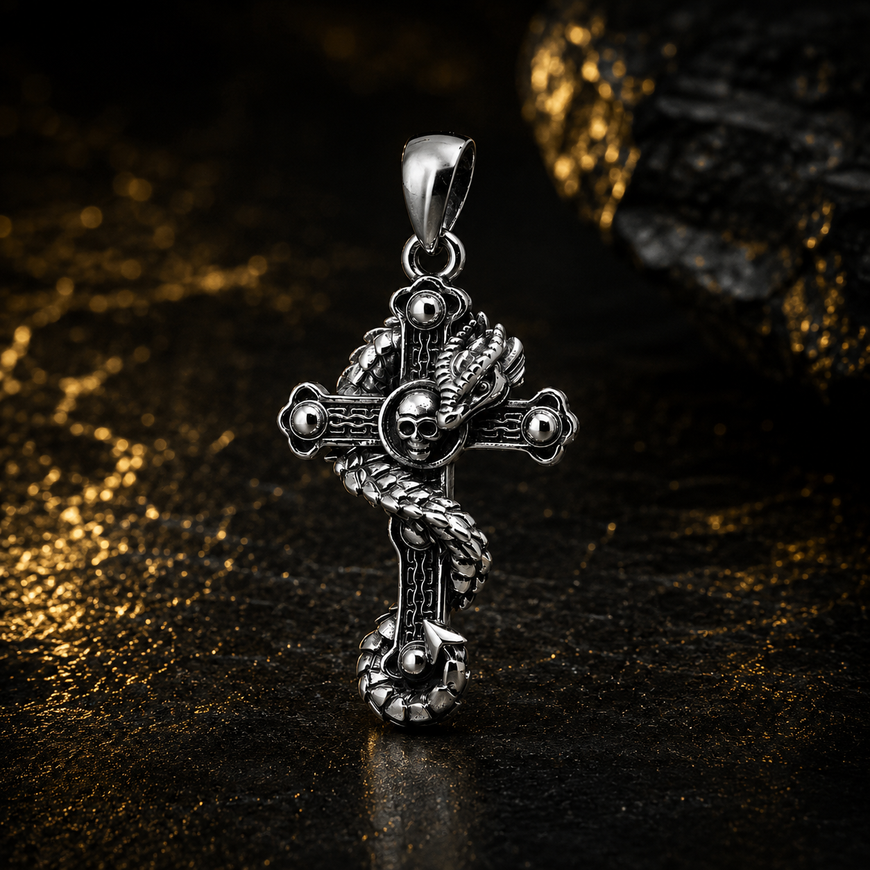 Colgante Cruz Gótica con Calaveras en Plata 925