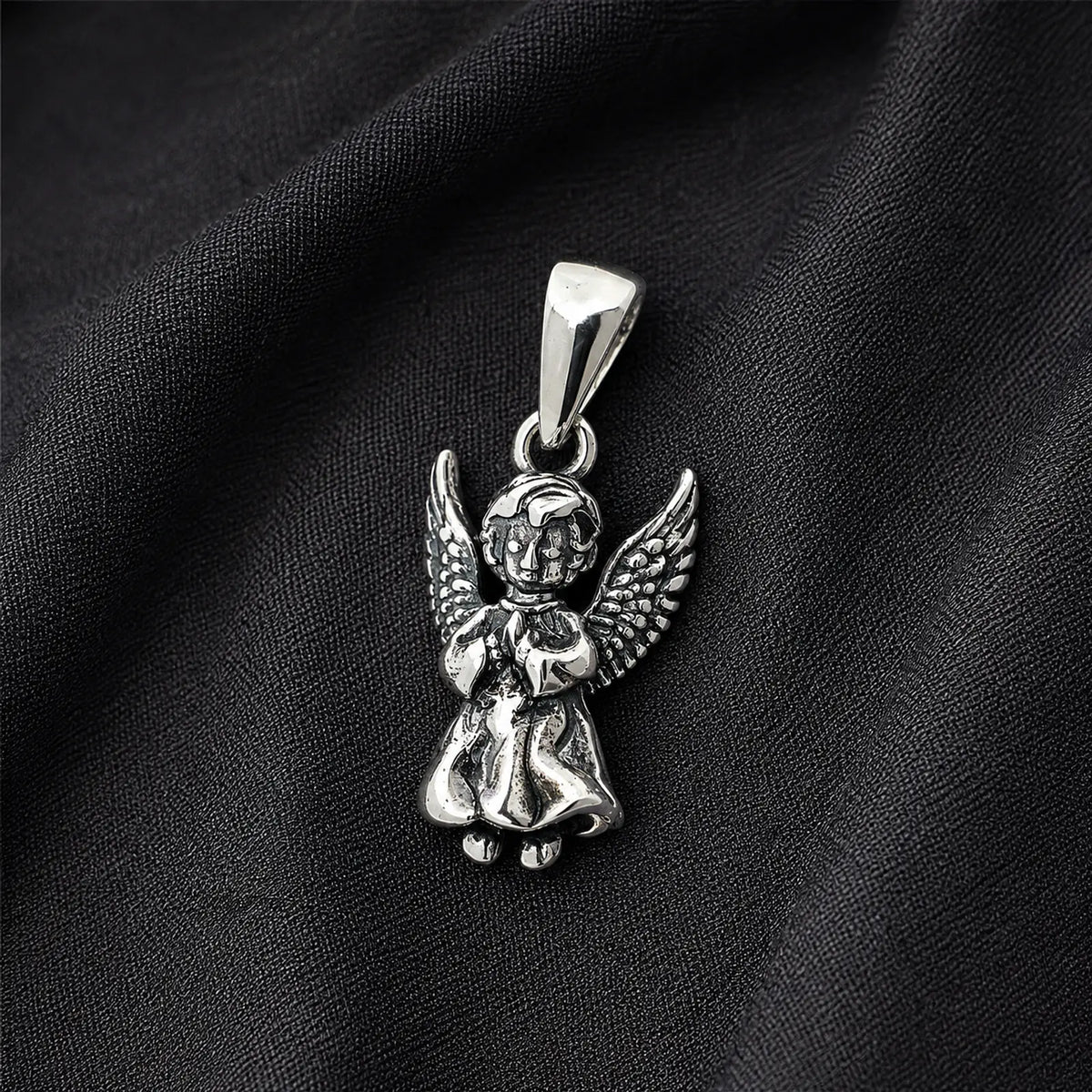 Colgante Niño Angelical en Plata 925