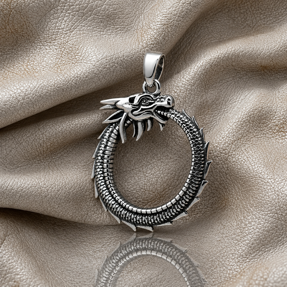 Colgante Dragón Uróboros Circular en Plata 925