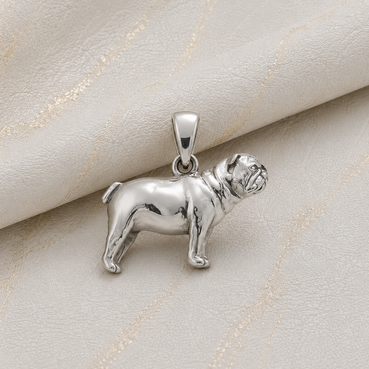 Colgante Perro Bulldog Esculpido en Plata 925