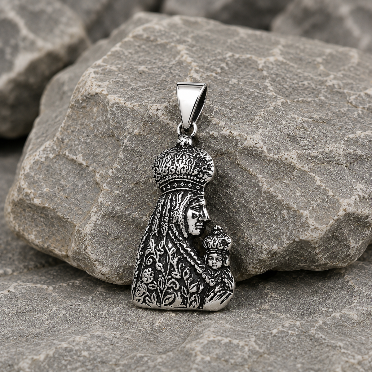 Colgante Medalla Virgen de Montserrat Tradicional Plata 925