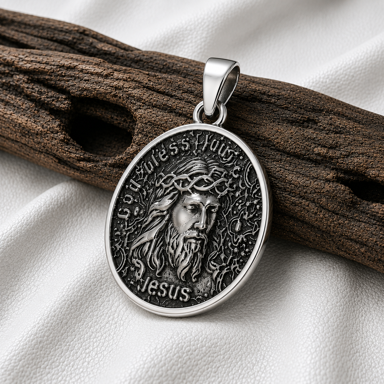 Colgante Medallón Rostro del Sagrado Corazón de Jesús Plata 925