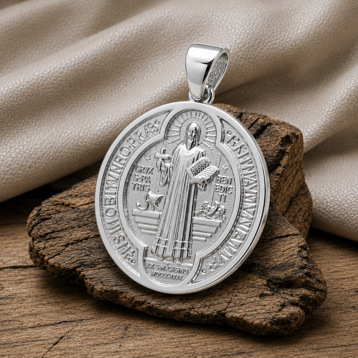 Colgante Placa San Benito 24mm en Plata 925