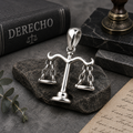 Colgante Balanza de la Justicia en Plata 925