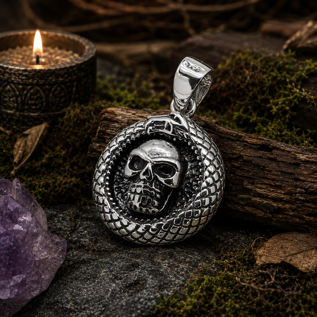 Colgante Medallón Serpiente Uróboros con Calavera en Plata 925