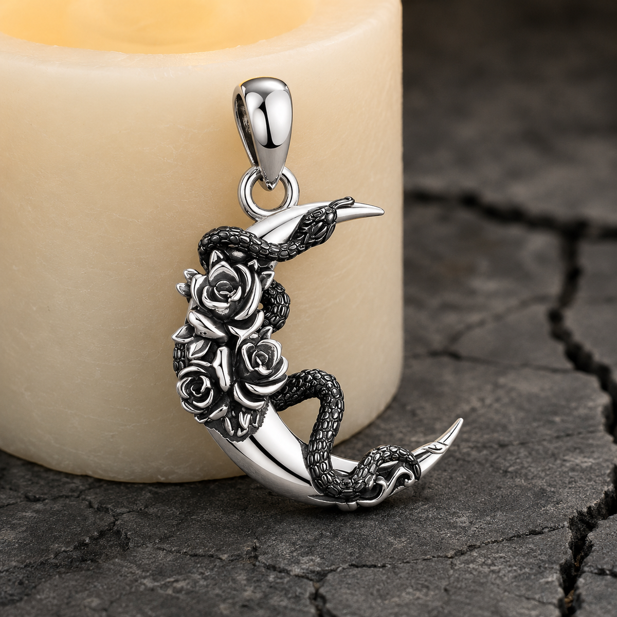 Colgante Serpiente en Luna Creciente en Plata 925
