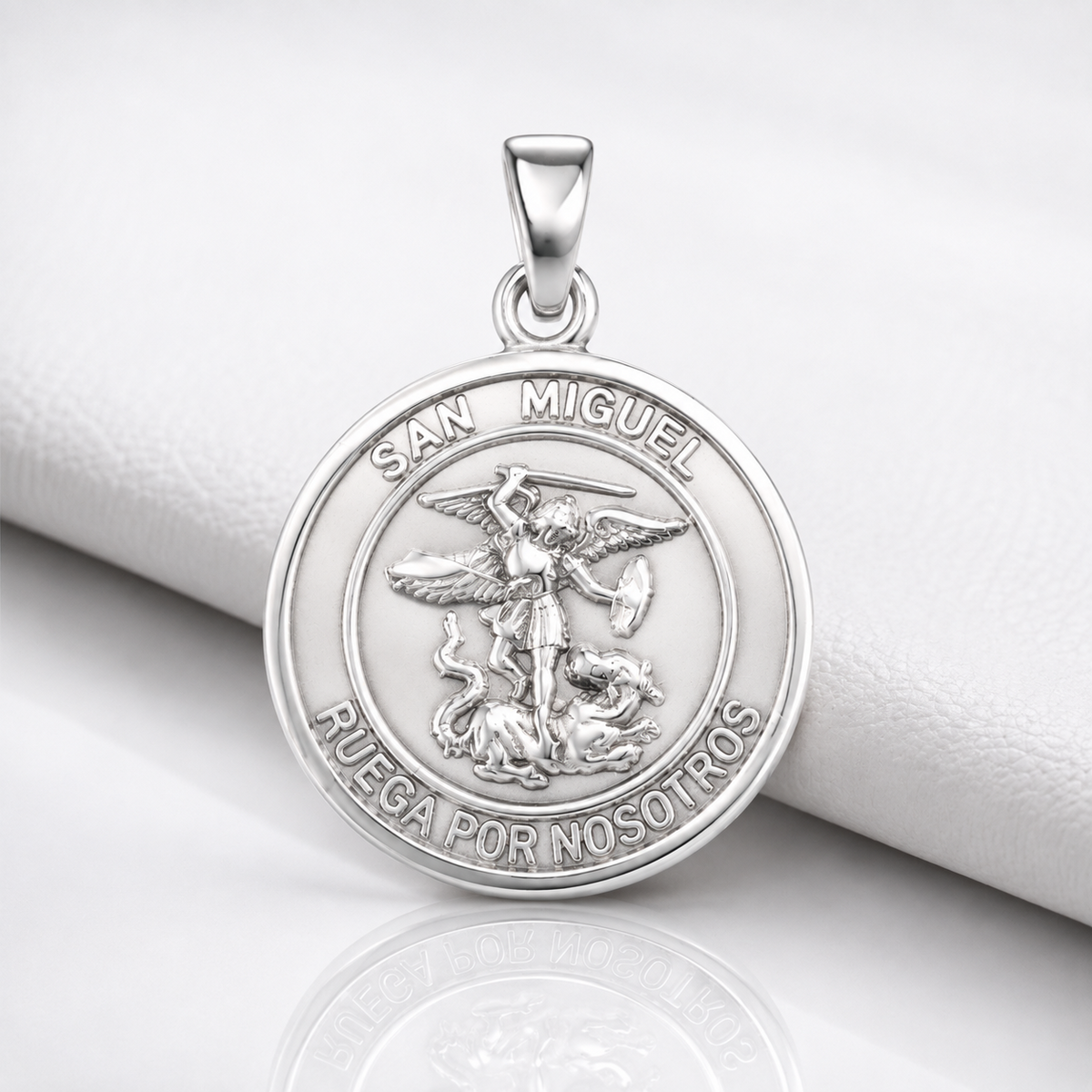 Colgante Medalla San Miguel Arcángel Pequeña Plata 925