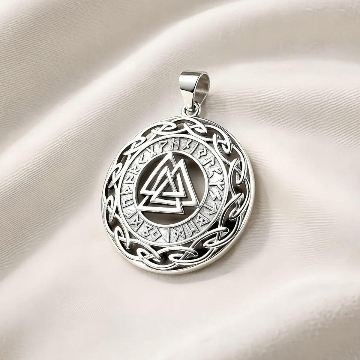 Colgante Valknut Celta con Runas Futhark 22mm en Plata 925