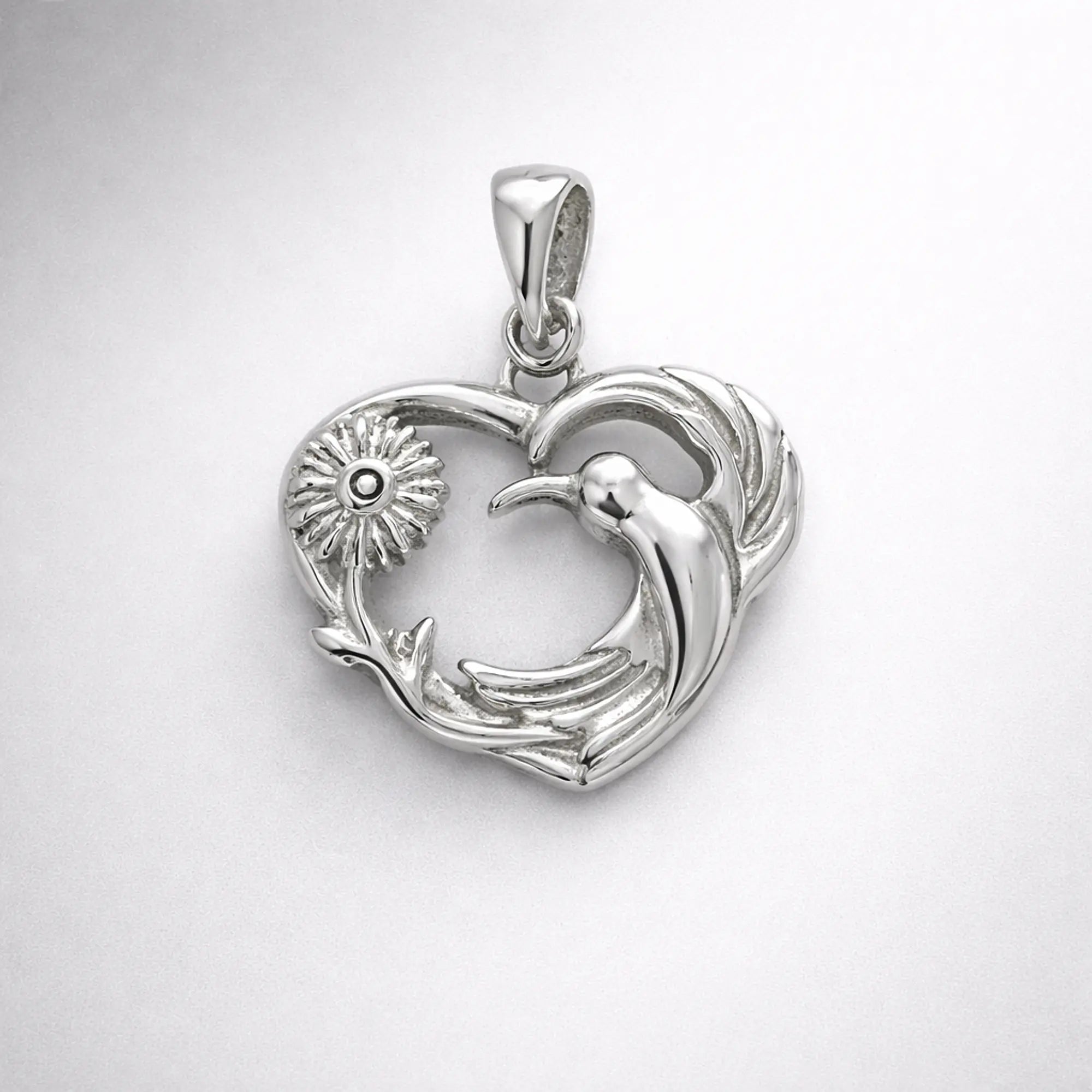 Colgante Corazón con Colibrí y Flor en Plata 925