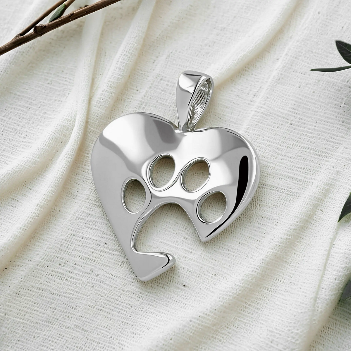 Colgante Corazón Patita de Perro Calada en Plata 925